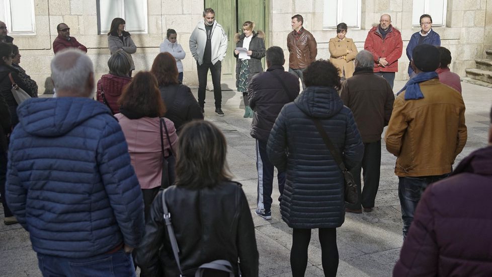 25n.En Ribadavia se leyó un manifiesto en la praza Maior