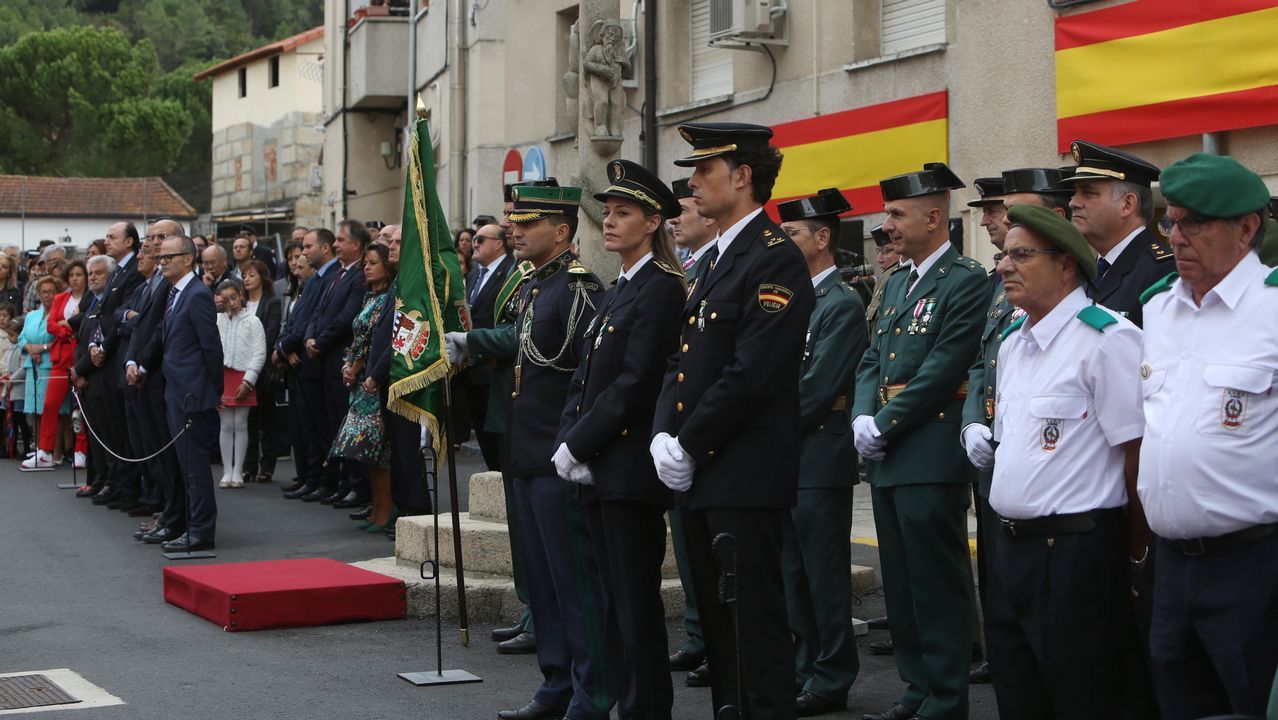 ACTO INSTITUCIONAL CASTRENSE DEL DÍA DEL PILAR.El acto fue sencilllo pero solemne