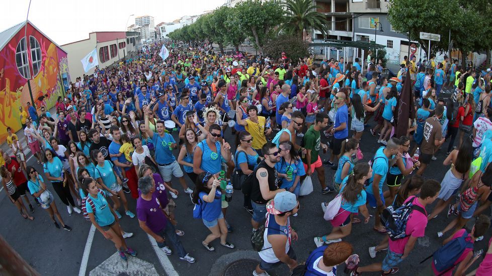 Desfile de peñas da Festa da Dorna 2016