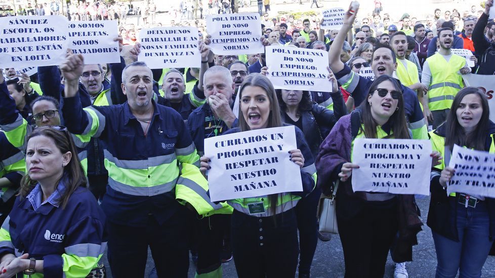 Protesta de los trabajadores de Ence en la Diputación de Pontevedra