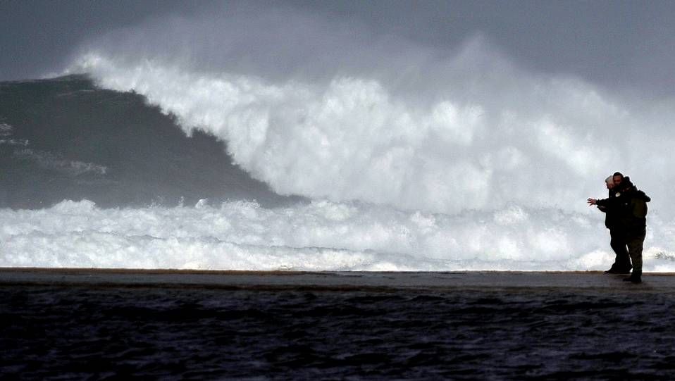 Olas H.Temporal en la playa de A Frouxeira, en Valdoviño