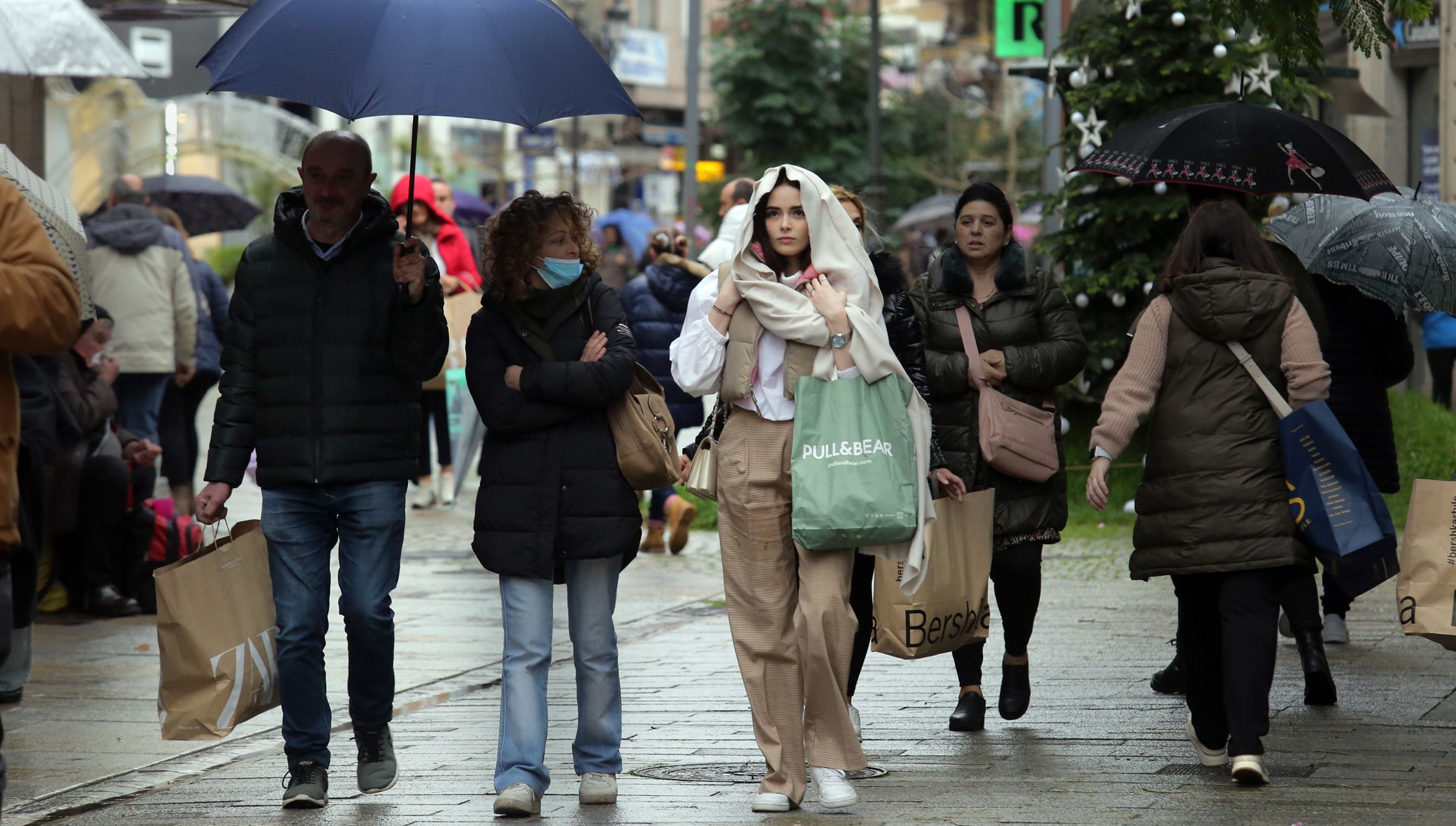 Primeiro d�a de rebaixas nunha r�a comercial de Vilagarc�a. 07/01/2023