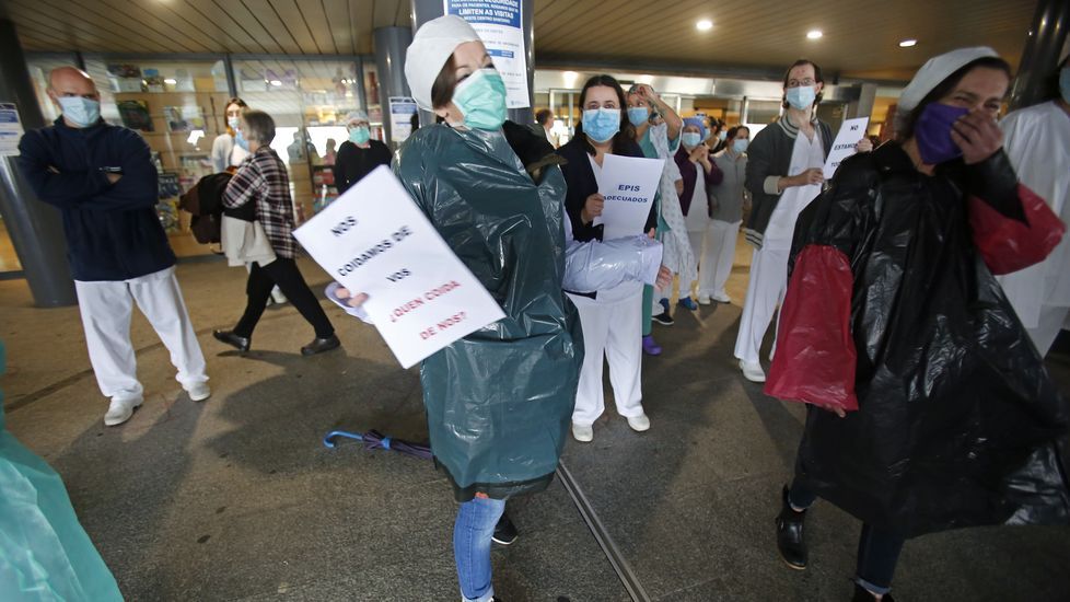 Concentración de sanitarios en el hospital Montecelo