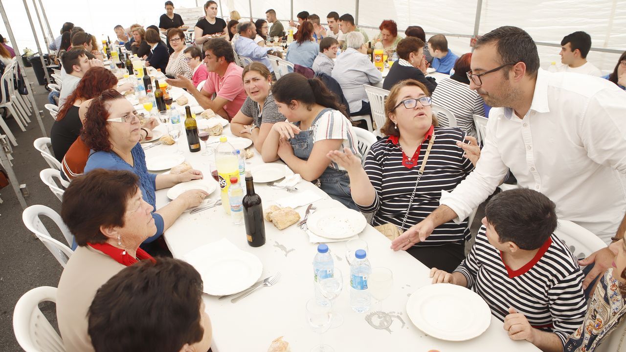 JORNADA DE FAMILIAS EN AMICOS. COMIDA