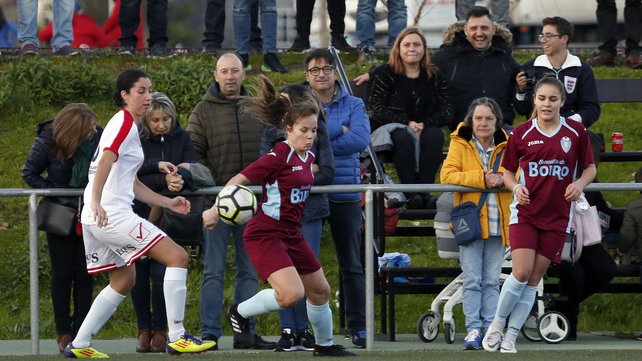 Primera torneo Vila de Noia de Fútbol femenino. Partido entre Noia y EFM Boiro