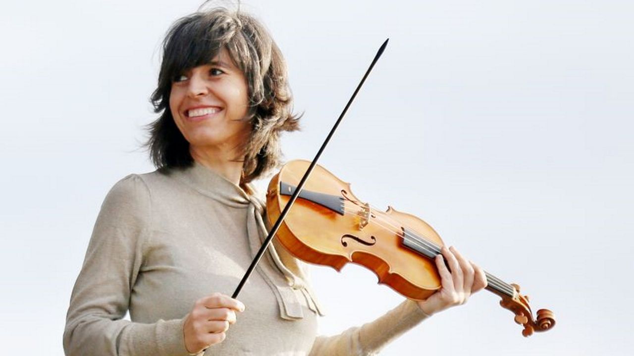 autora.Amandine Beyer actuar� este viernes en el C�rculo de las Artes de Lugo.