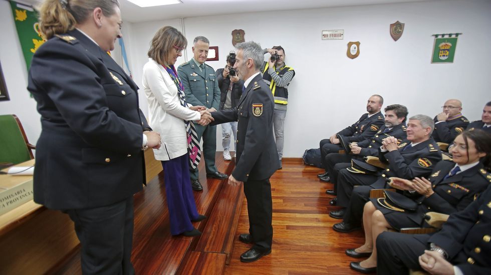 Entrega de medallas en la Policía Nacional