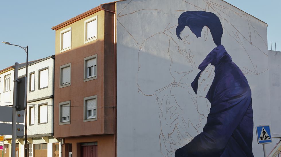 La polaca Natalia Rak interviene en la calle Vila de Negreira