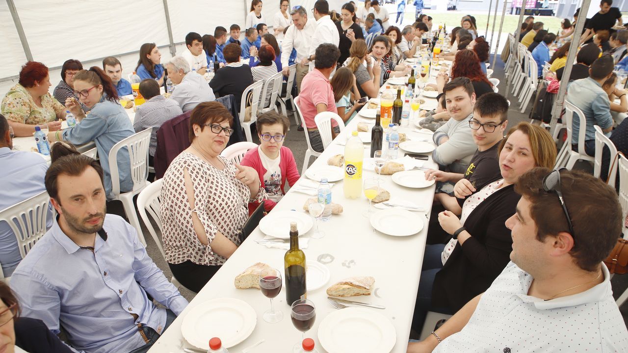 JORNADA DE FAMILIAS EN AMICOS. COMIDA