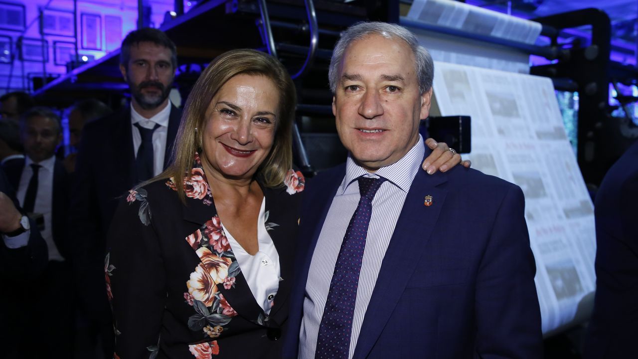 Carmela Silva, presidenta de la Diputación de Pontevedra, con José Tomé, alcalde de Monforte y presidente de la Diputación de Lugo