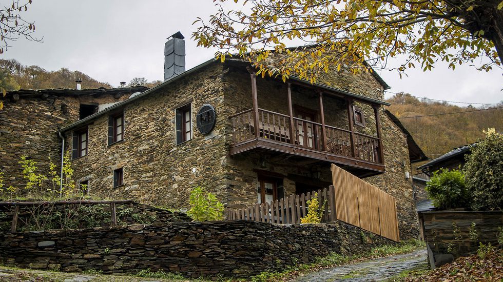 La aldea de Seceda, restaurada íntegramente, conserva un valioso conjunto de arquitectura tradicional