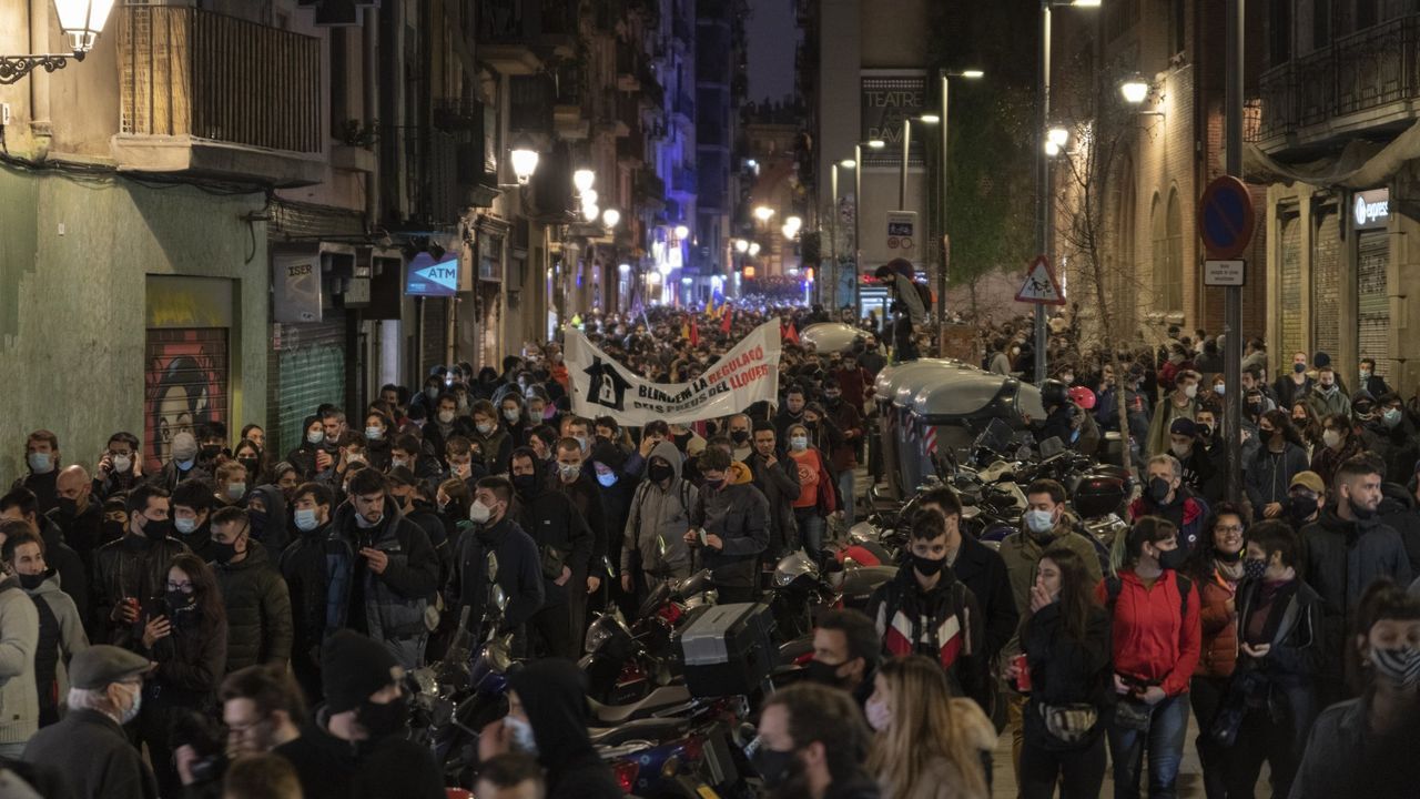 Los manifestantes reclamaron «amnistía, disolución de los antidisturbios y autodeterminación»