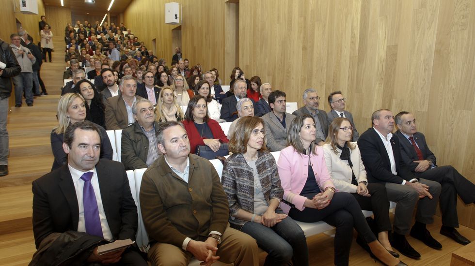 Imagen del auditorio, con las autoridades