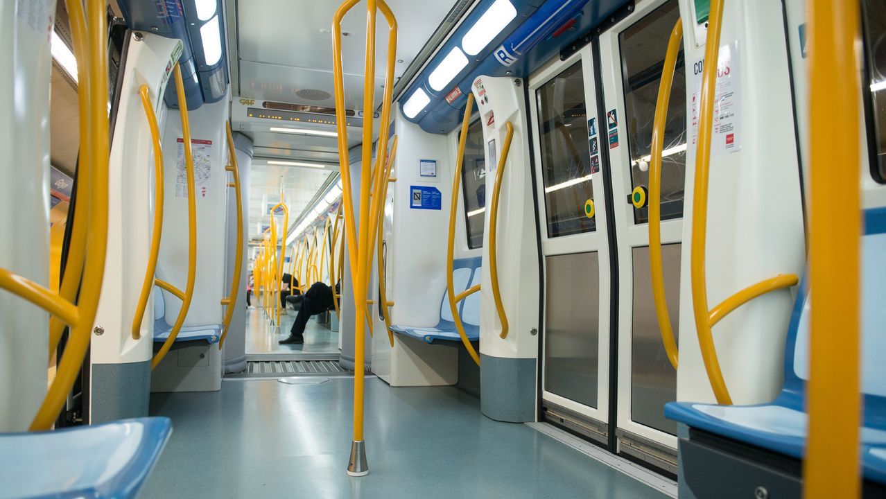 El metro de Madrid pr�cticamente vac�o este domingo