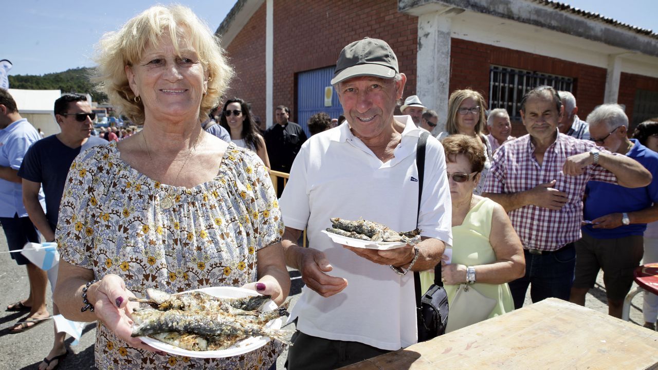 ¡Búscate en la sardiñada de las fiestas del Carmen de Portosín!.