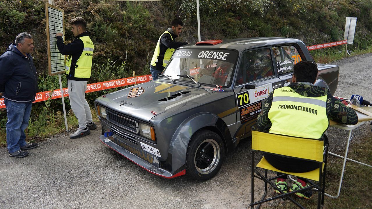 RALI DE OURENSE 2019.En el primer tramo de Esgos hubo mucho público y emoción hasta el control-stop