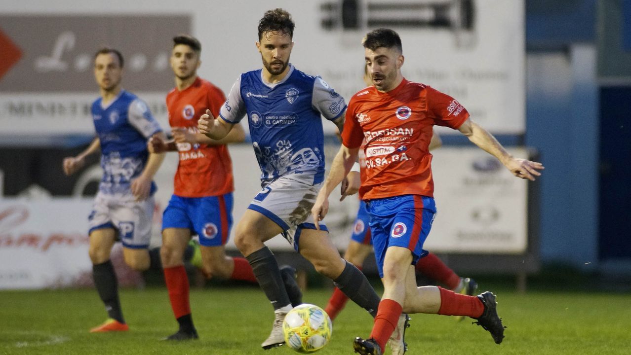 Ambiente de gala en el derbi del fútbol ourensano.La pugna entre la UD Ourense y el Ourense CF fue toda una fiesta del balompié provincial