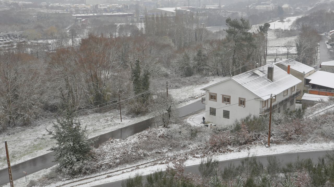 La ola de frío tiñó de blanco la ciudad de Lugo