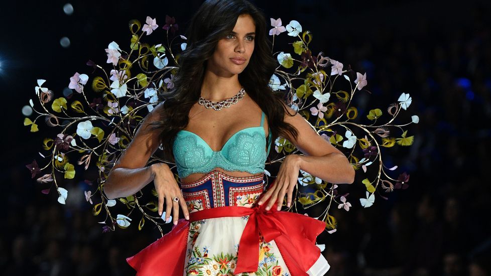 El desfile de Victoria's Secret se ha grabado en esta ocasión en París.