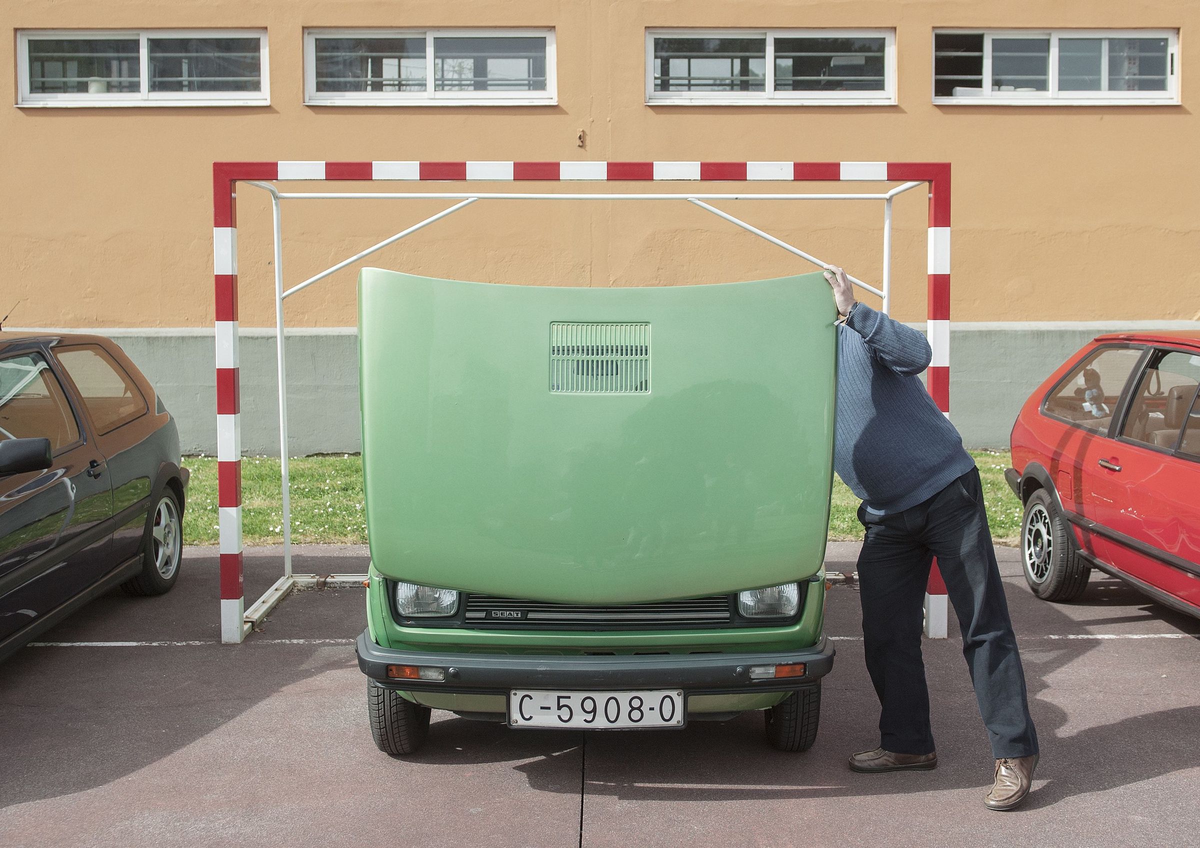 Exposicin de vehculos antiguos en Someso, A Corua. 