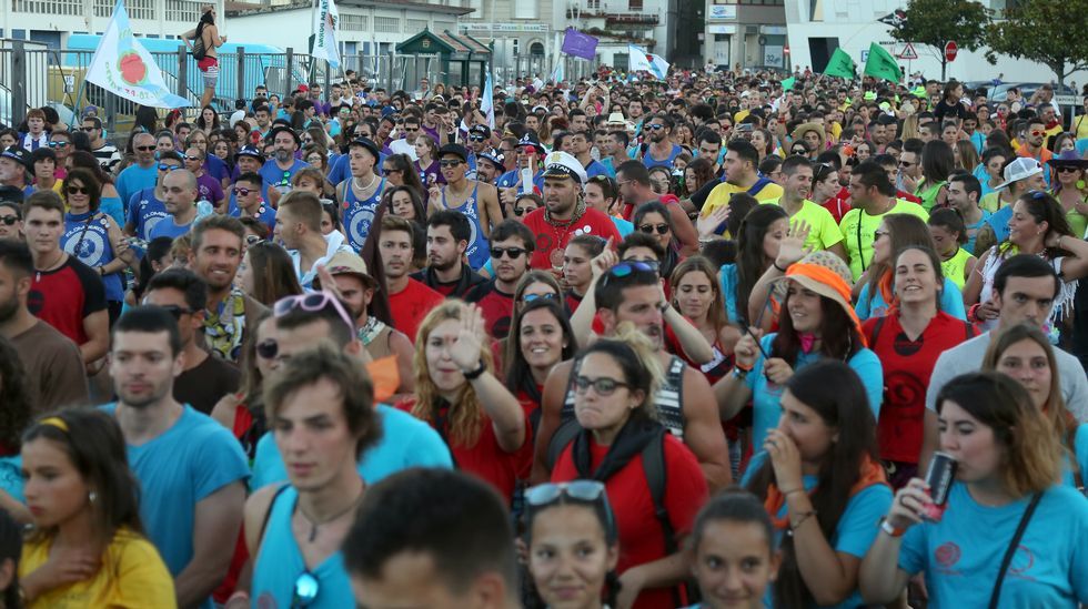 Desfile de peñas da Festa da Dorna 2016