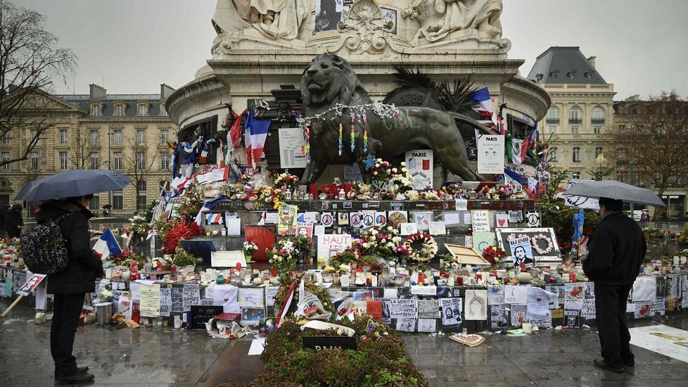 Memorial a las víctimas de los atentados de París en la plaza de la República.