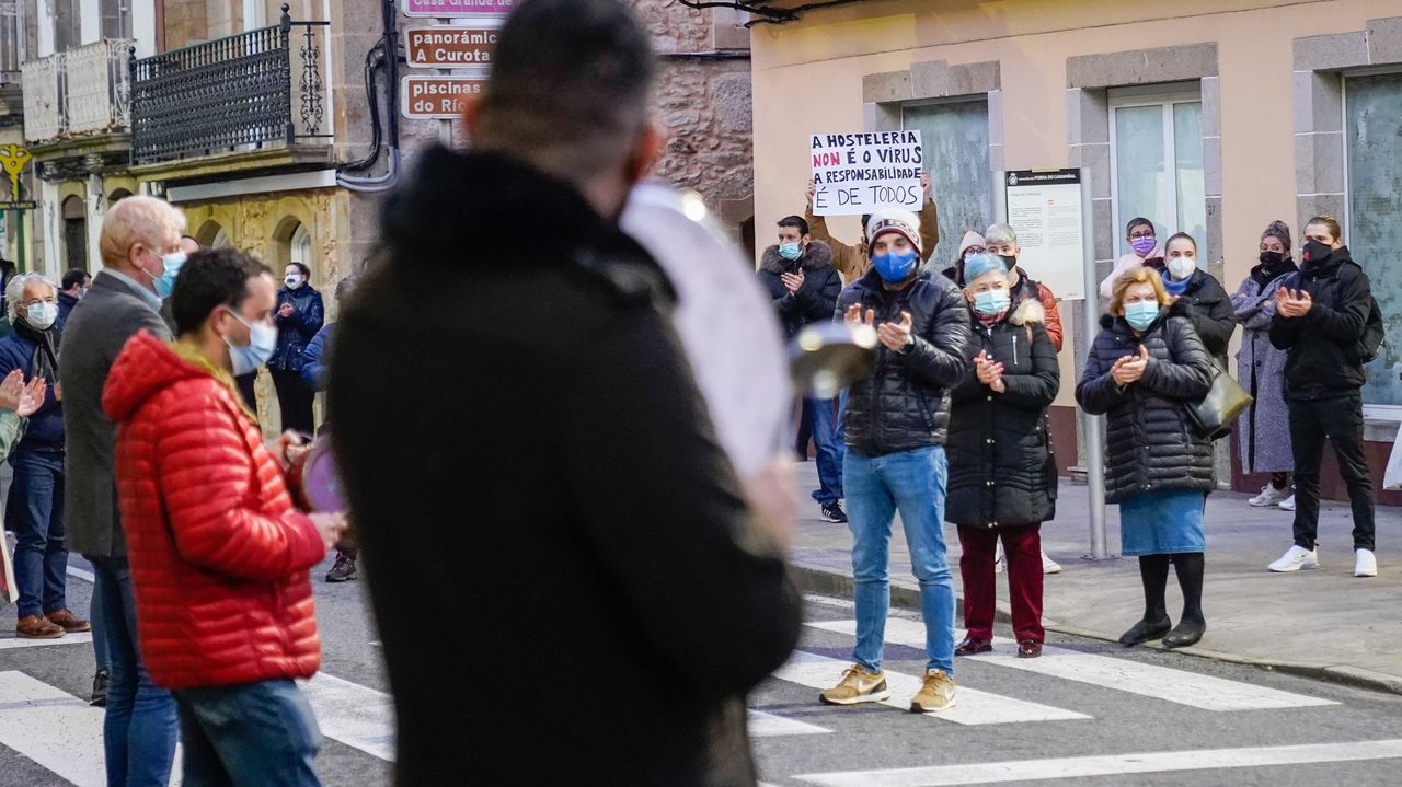 PROTESTA DE LA HOSTELERIA EN POBRA Y RIBEIRA