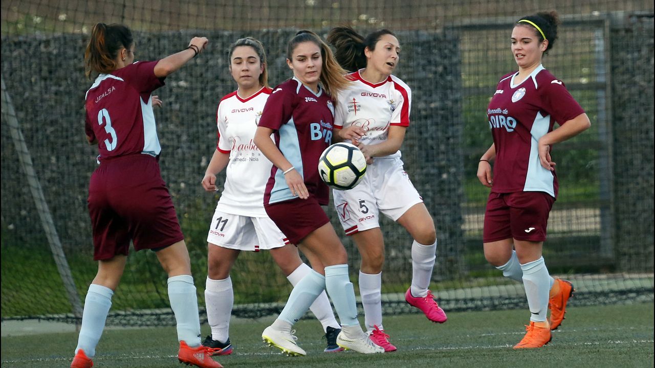Primera torneo Vila de Noia de Fútbol femenino. Partido entre Noia y EFM Boiro