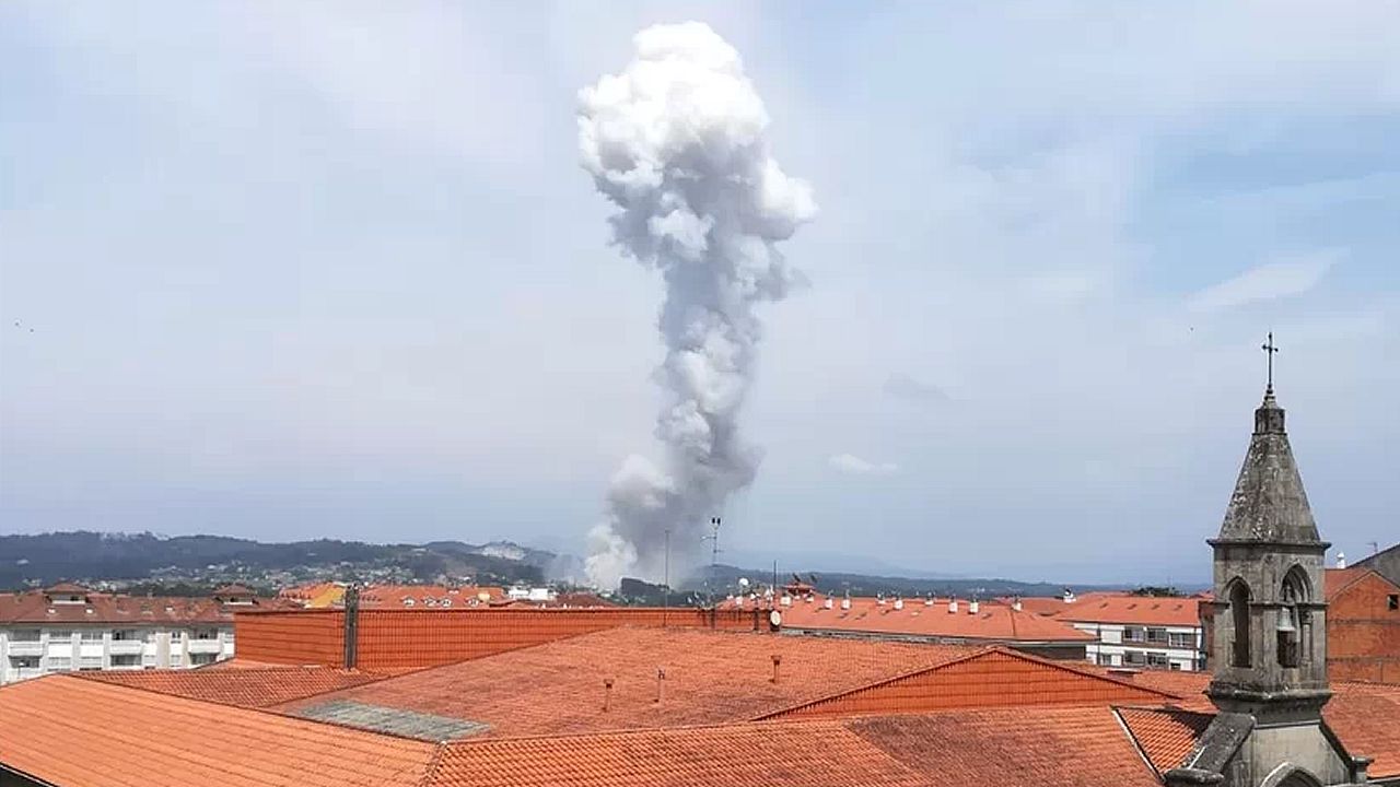 El diá después a la explosión mortal en Tui