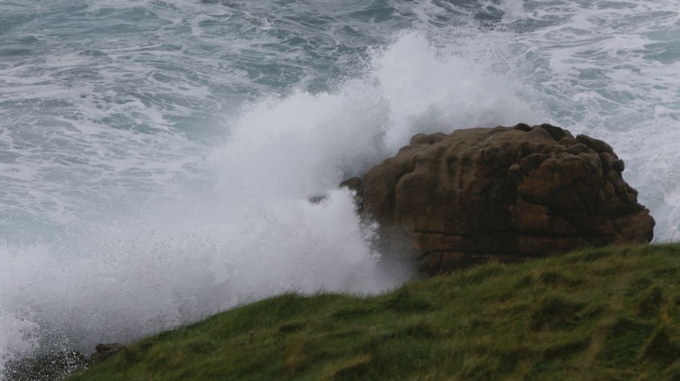 Fuerte oleaje en la costa gallega