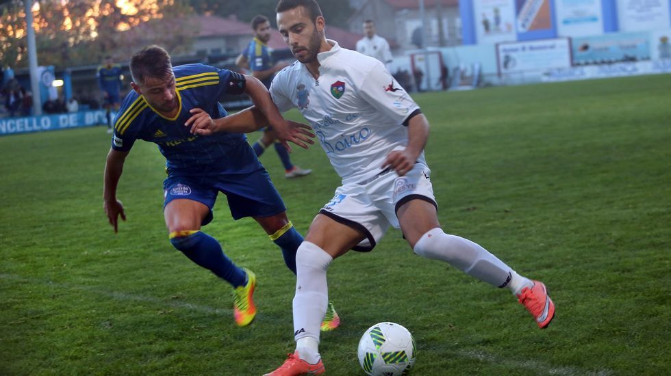 Partido de fútbol Segunda B entre Boiro y Celta B