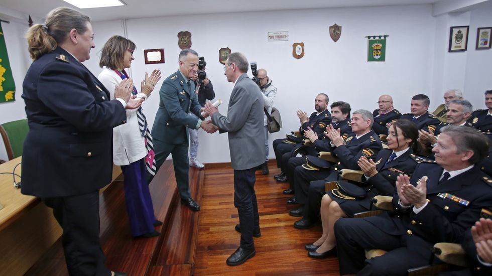 Entrega de medallas en la Policía Nacional