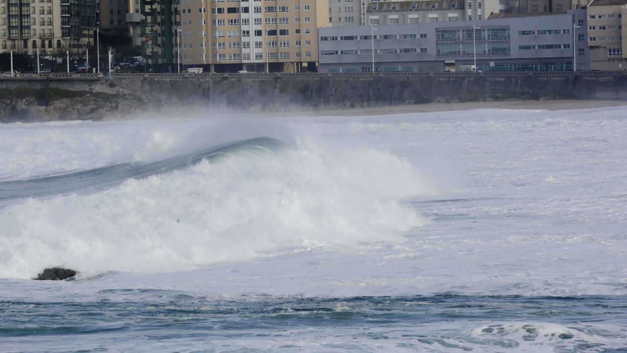 TEMPORAL EN EL MAR EN LA ZONA DE RIAZOR