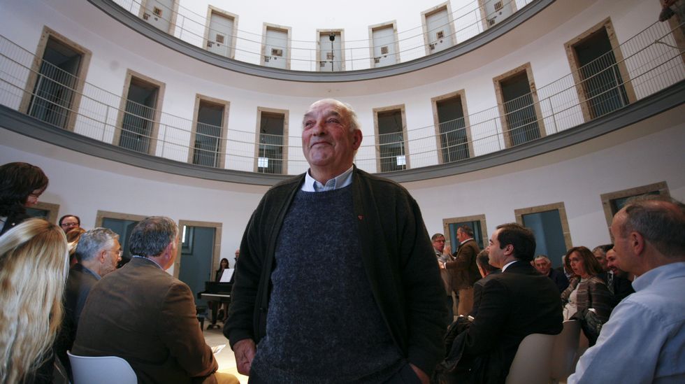 El exrecluso Santos Costa, detenido por la policía franquista en 1967, acudió a la apertura. Estuvo preso ocho días por ir a una protesta para pedir libertad