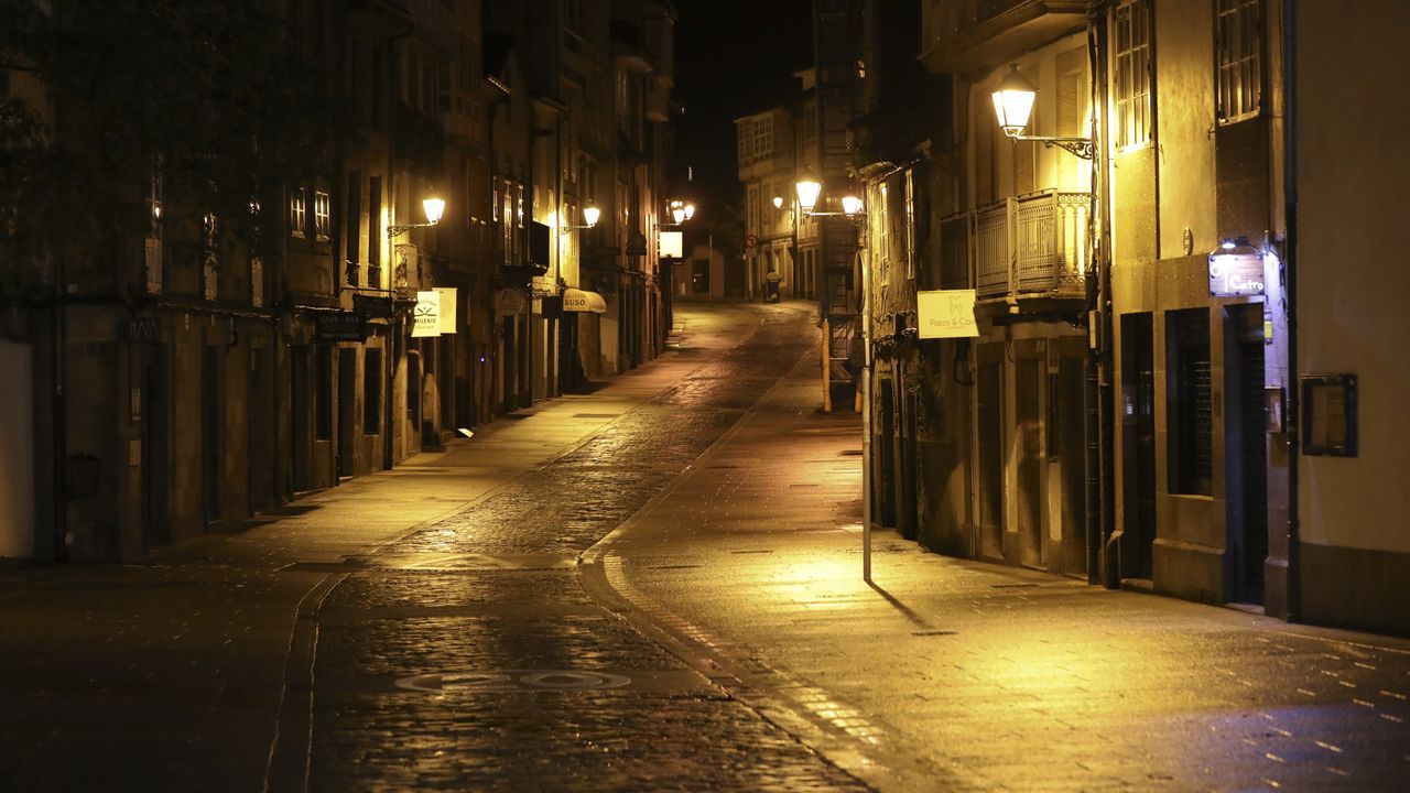 Calle vacía en Santiago.