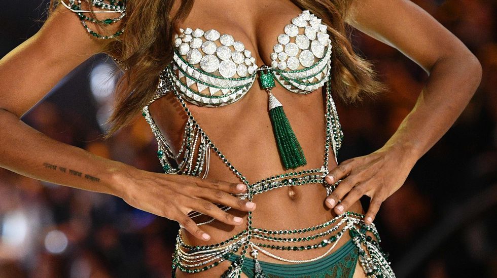 El desfile de Victoria's Secret se ha grabado en esta ocasión en París.