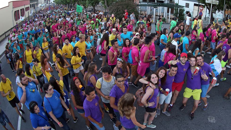 Desfile de peñas da Festa da Dorna 2016