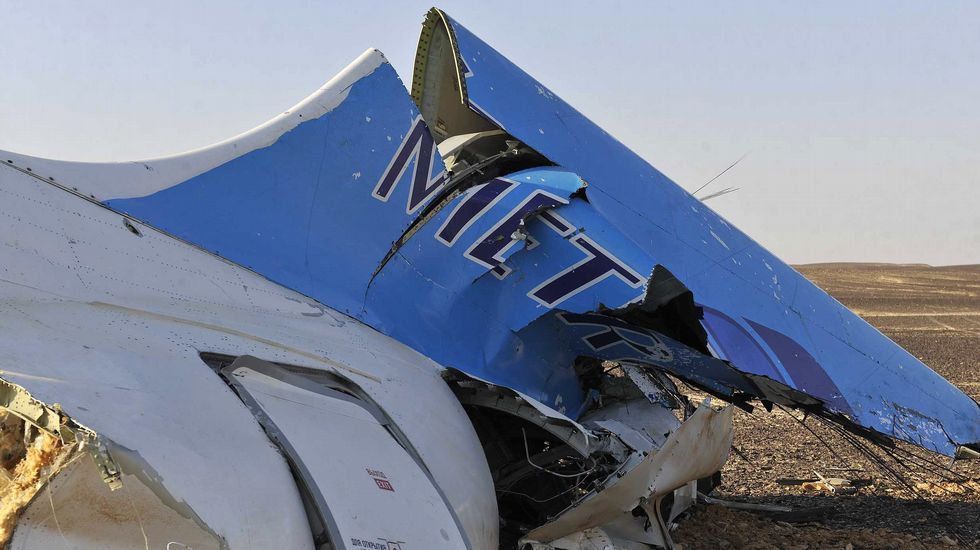 Restos del avión ruso que se estrelló en Egipto