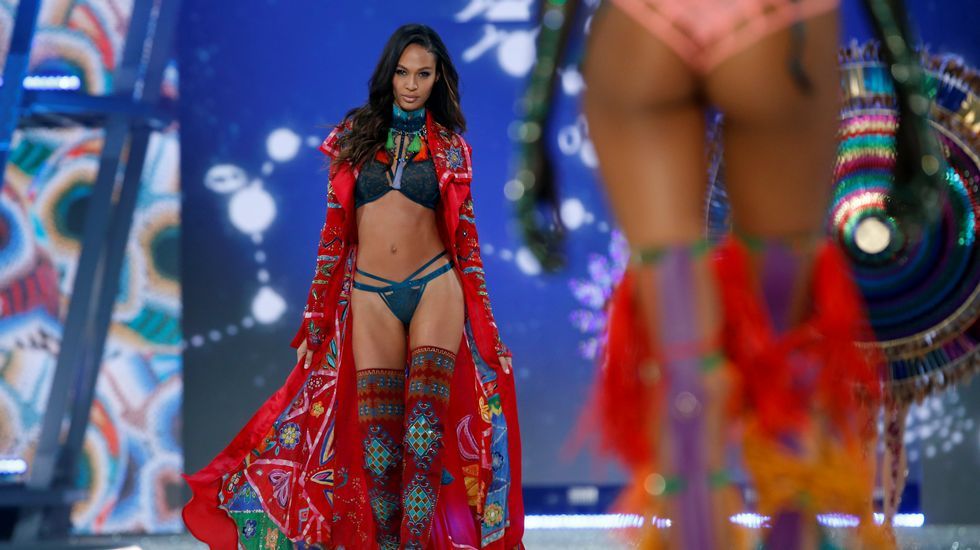 El desfile de Victoria's Secret se ha grabado en esta ocasión en París.