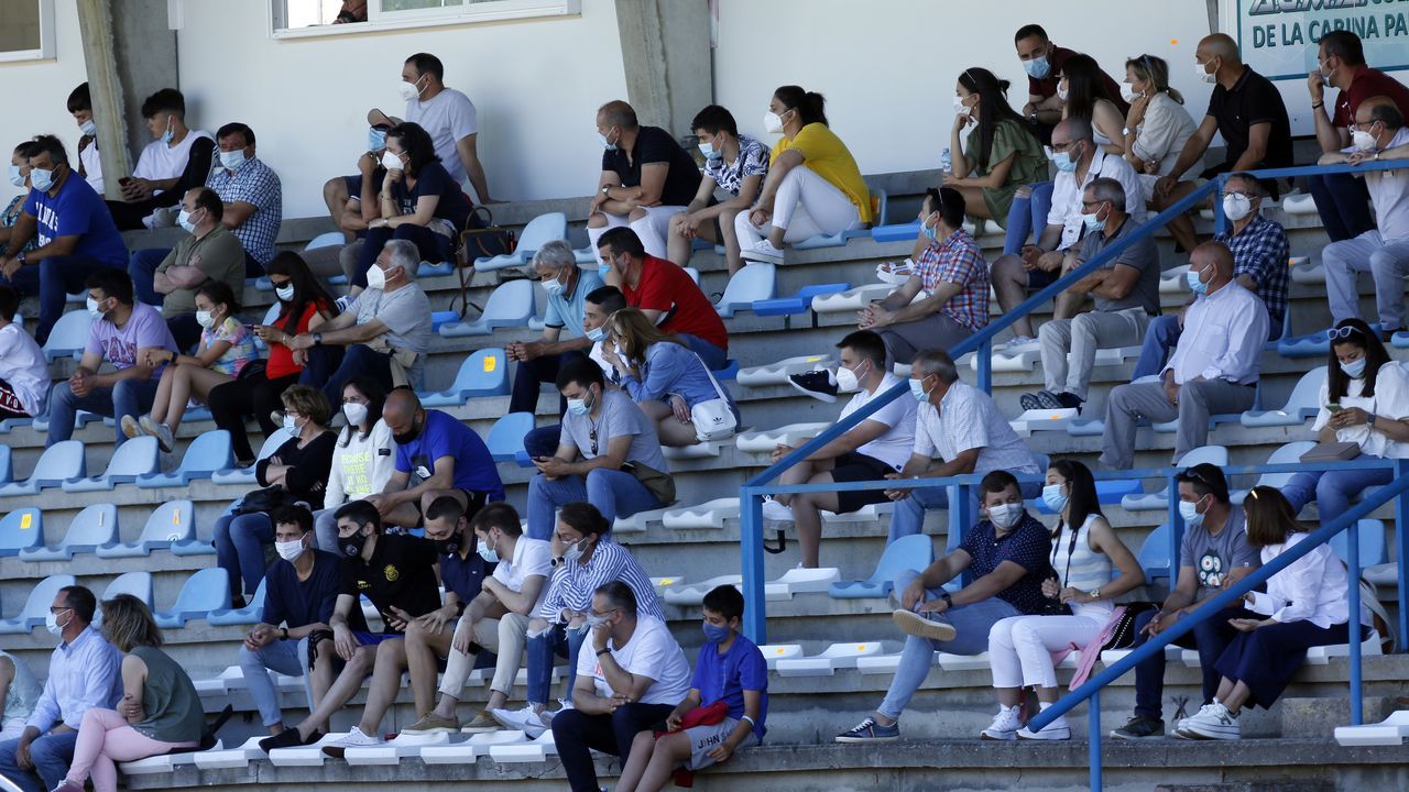 PARTIDO ENTRE EL NOIA Y EL BOIRO EN SAN LÁZARO. PREFERENTE. FÚTBOL.