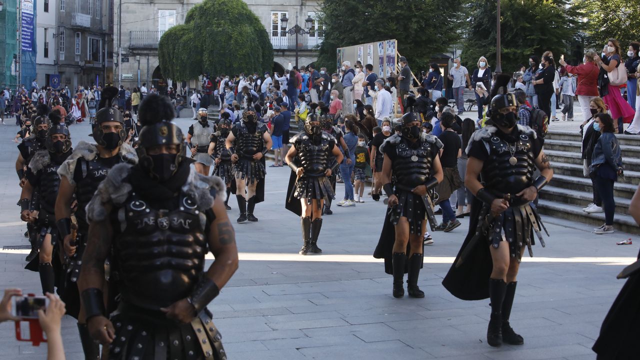 Los romanos y castrexos homenajearon a las víctimas del coronavirus