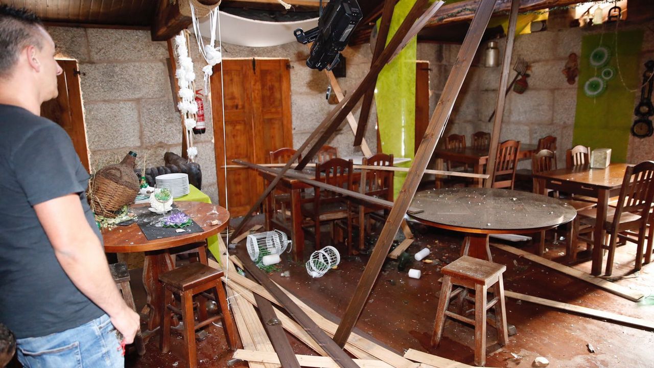 El diá después a la explosión mortal en Tui
