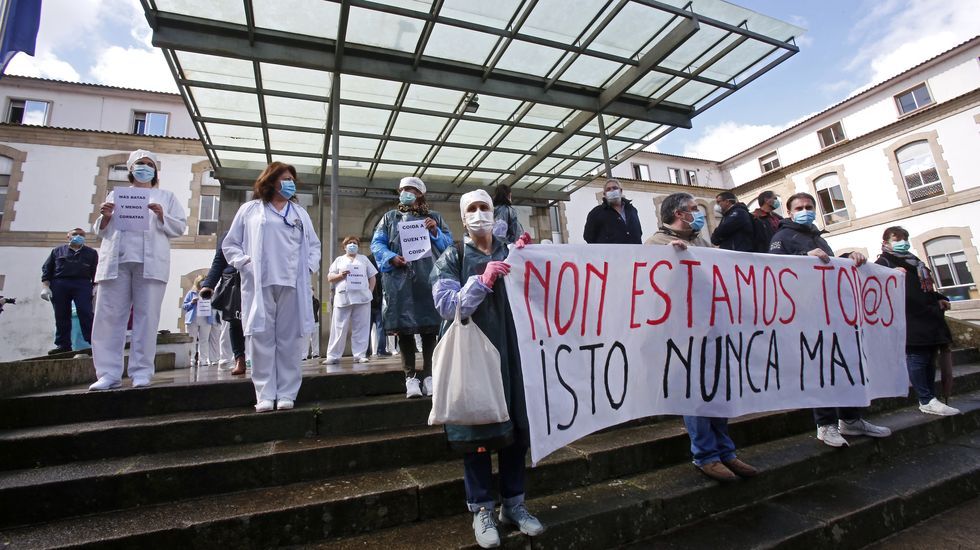 Concentración de sanitarios en el hospital Provincial