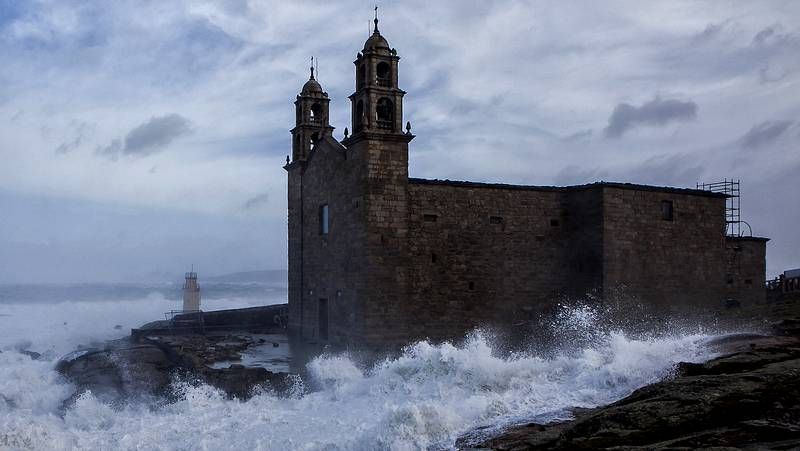 Carballo XXL.Temporal en la playa de A Frouxeira, en Valdoviño
