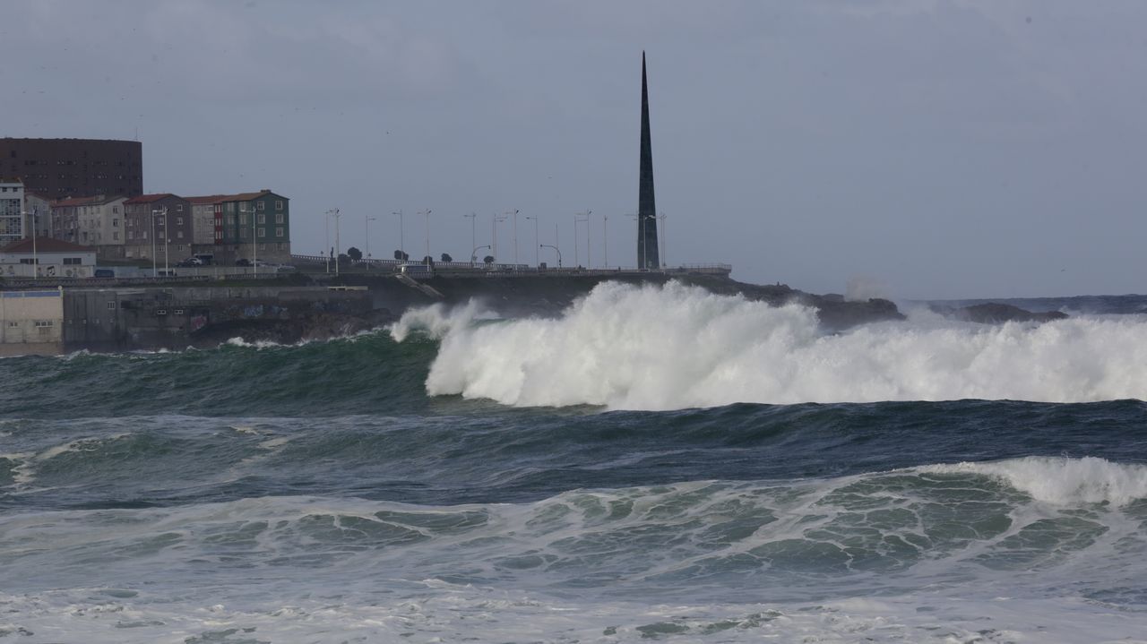 TEMPORAL EN EL MAR EN LA ZONA DE RIAZOR
