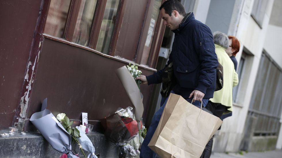 Abrigos abandonados en la calle al lado del Comptoir Voltaire cafe