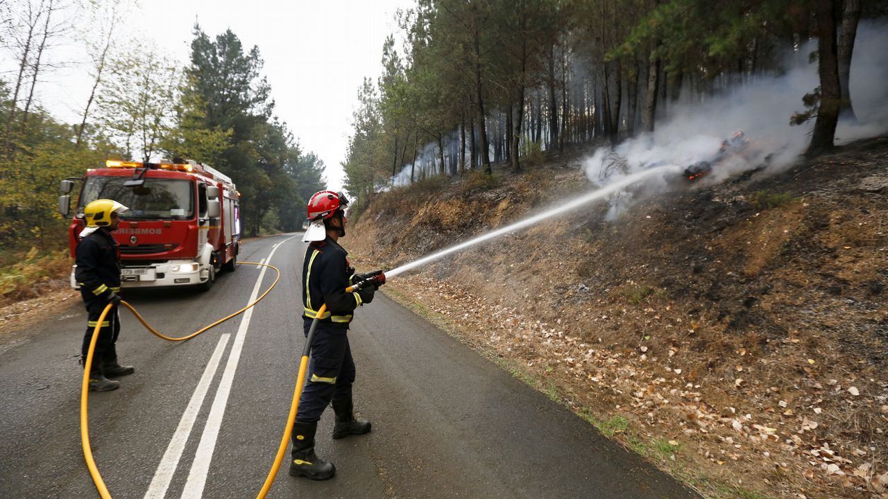 Labores de mantenimiento del incendio de Chavaga