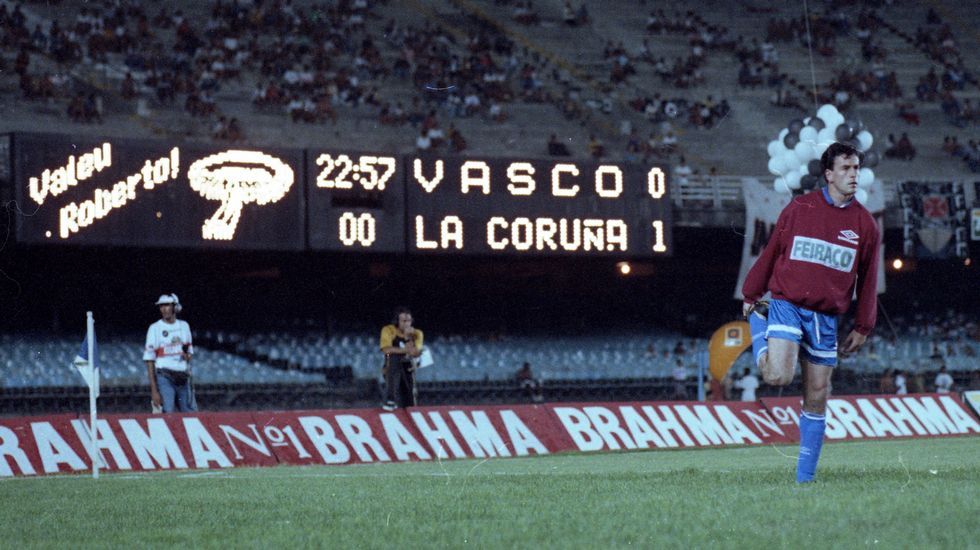 Arsenio da órdenes a Sabin Bilbao.