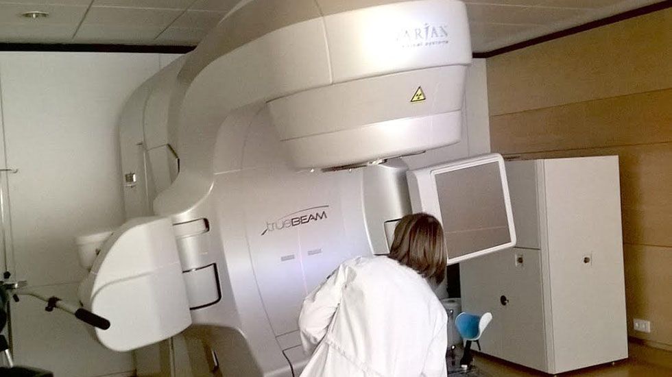 El acelerador del servicio de Radioterapia con el que se est� tratando a la paciente en el HUCA.El acelerador del servicio de Radioterapia con el que se est� tratando a la paciente en el HUCA