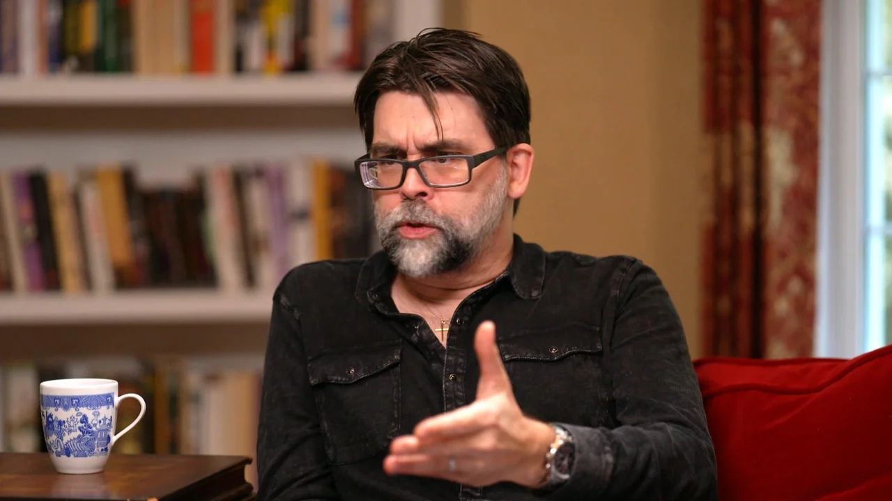 LaGrandiella.Joe Hill durante una entrevista en CBS
